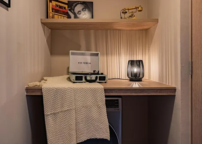 Tiny Desk By Vh